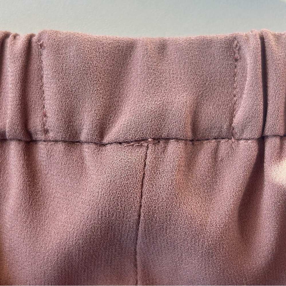 Aritzia Women’s Trousers in Dusty Rose - Picture 8 of 13